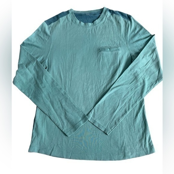 Men’s Lululemon long sleeved t-shirt with pocket. Two tone teal. Measures S. - Picture 1 of 7